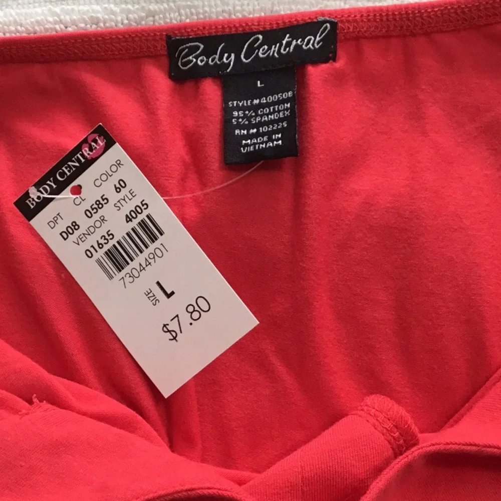 Women's Red Sleeveless Top - Picture 3 of 3